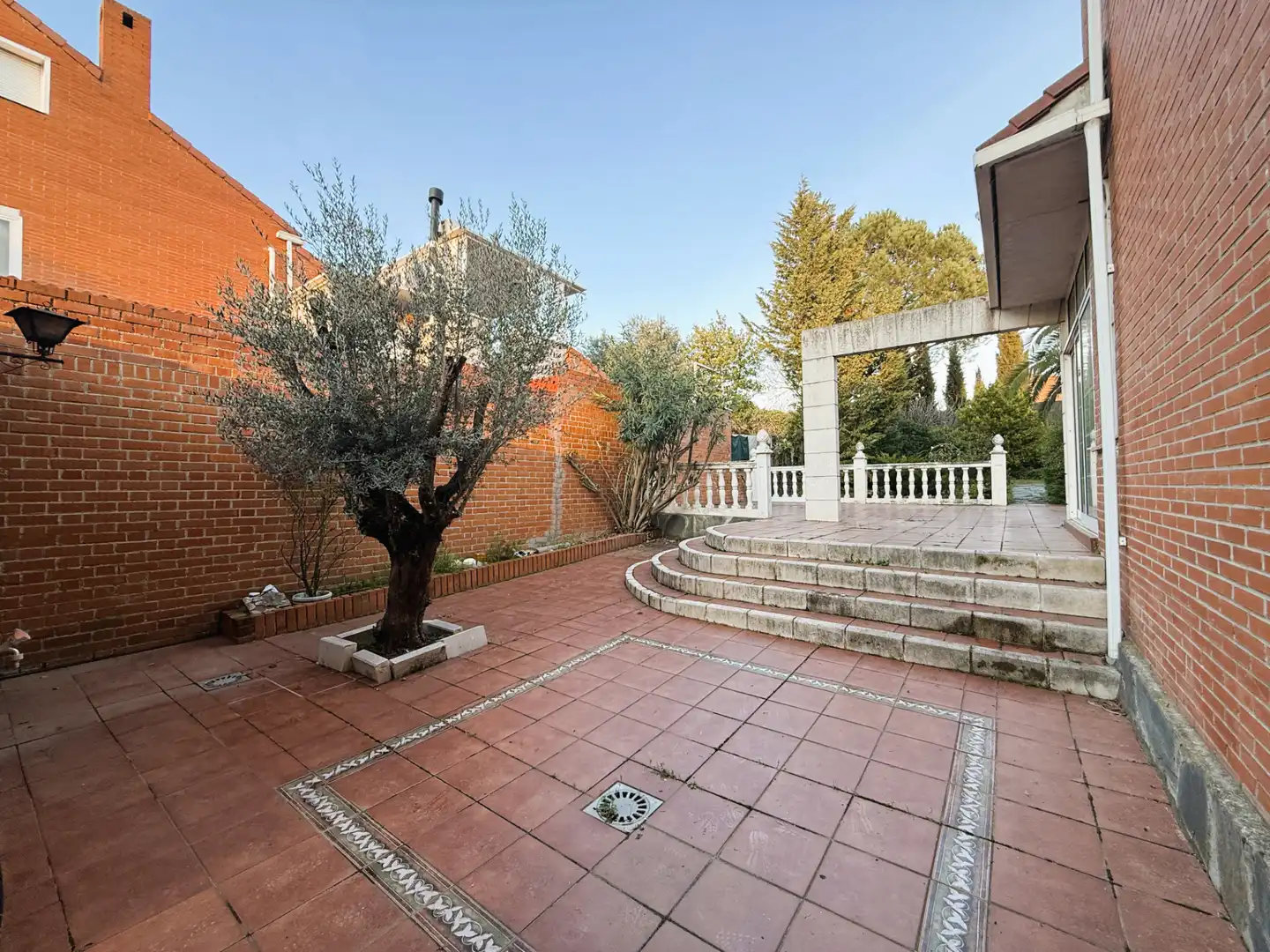 Terrassa de Casa adosada en venda en Coslada amb Calefacció, Jardí privat i Terrassa