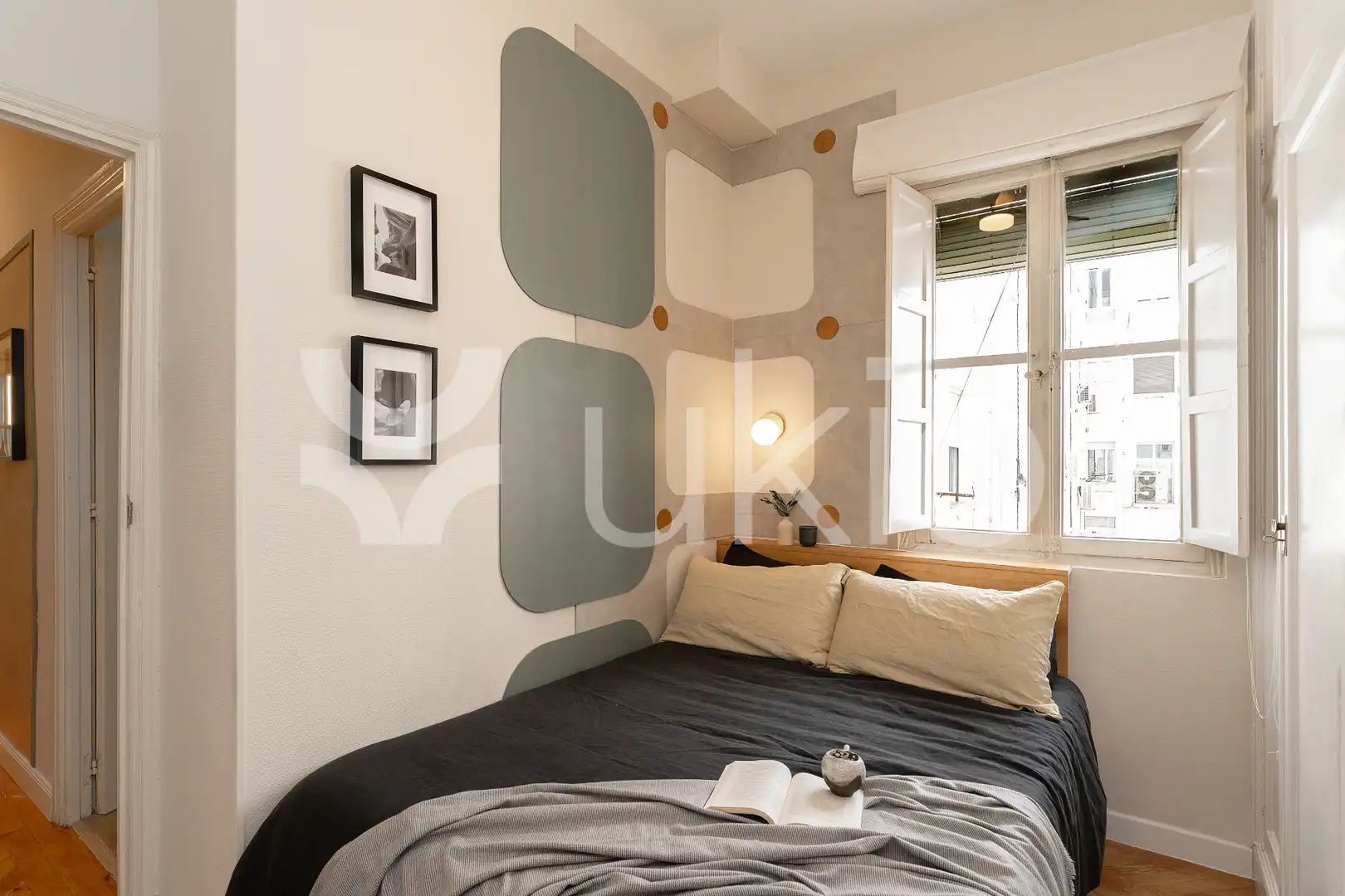 Dormitori de Apartament de lloguer en Madrid amb Aire condicionat, Calefacció i Moblat