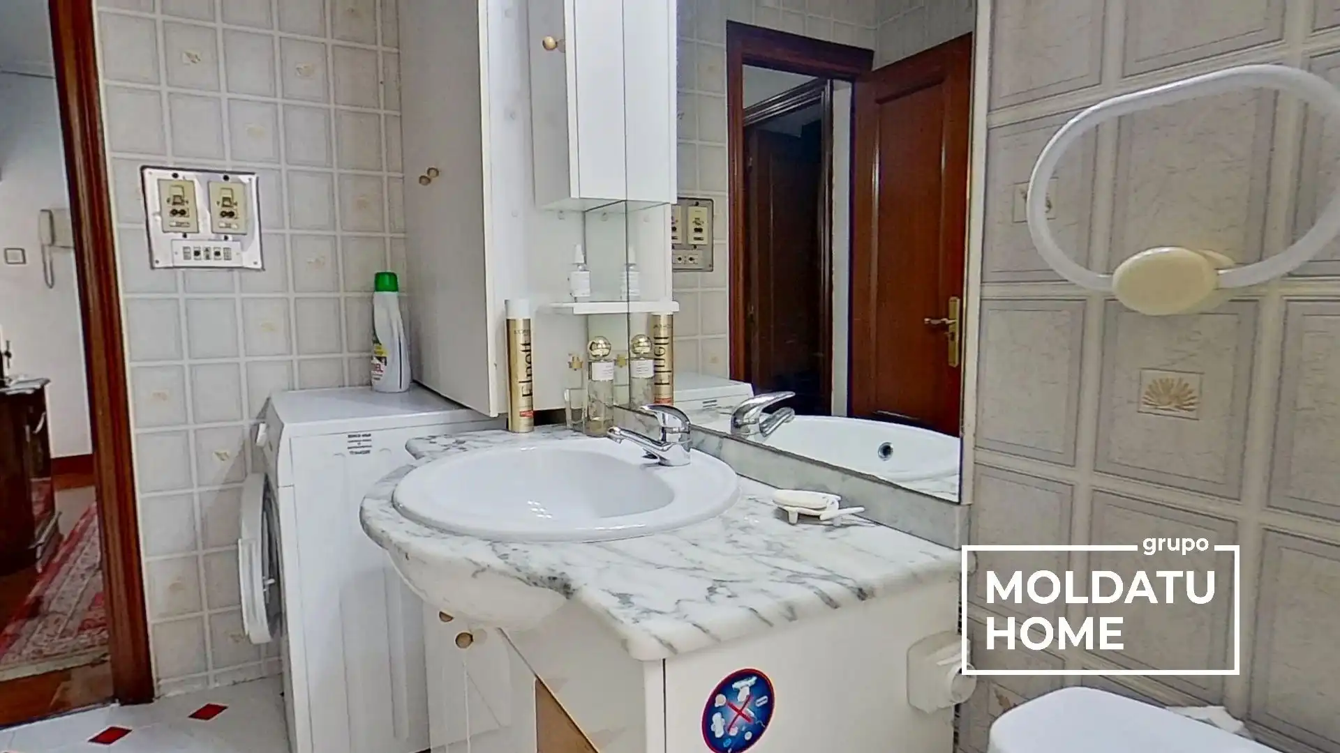 Bathroom of Flat for sale in Bilbao   with Heating and Furnished
