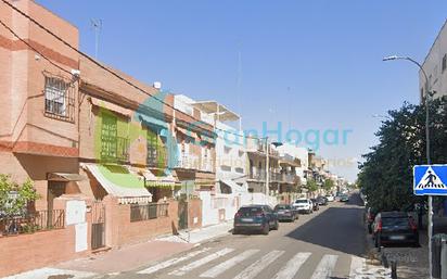 Vista exterior de Casa o xalet en venda en  Sevilla Capital amb Terrassa