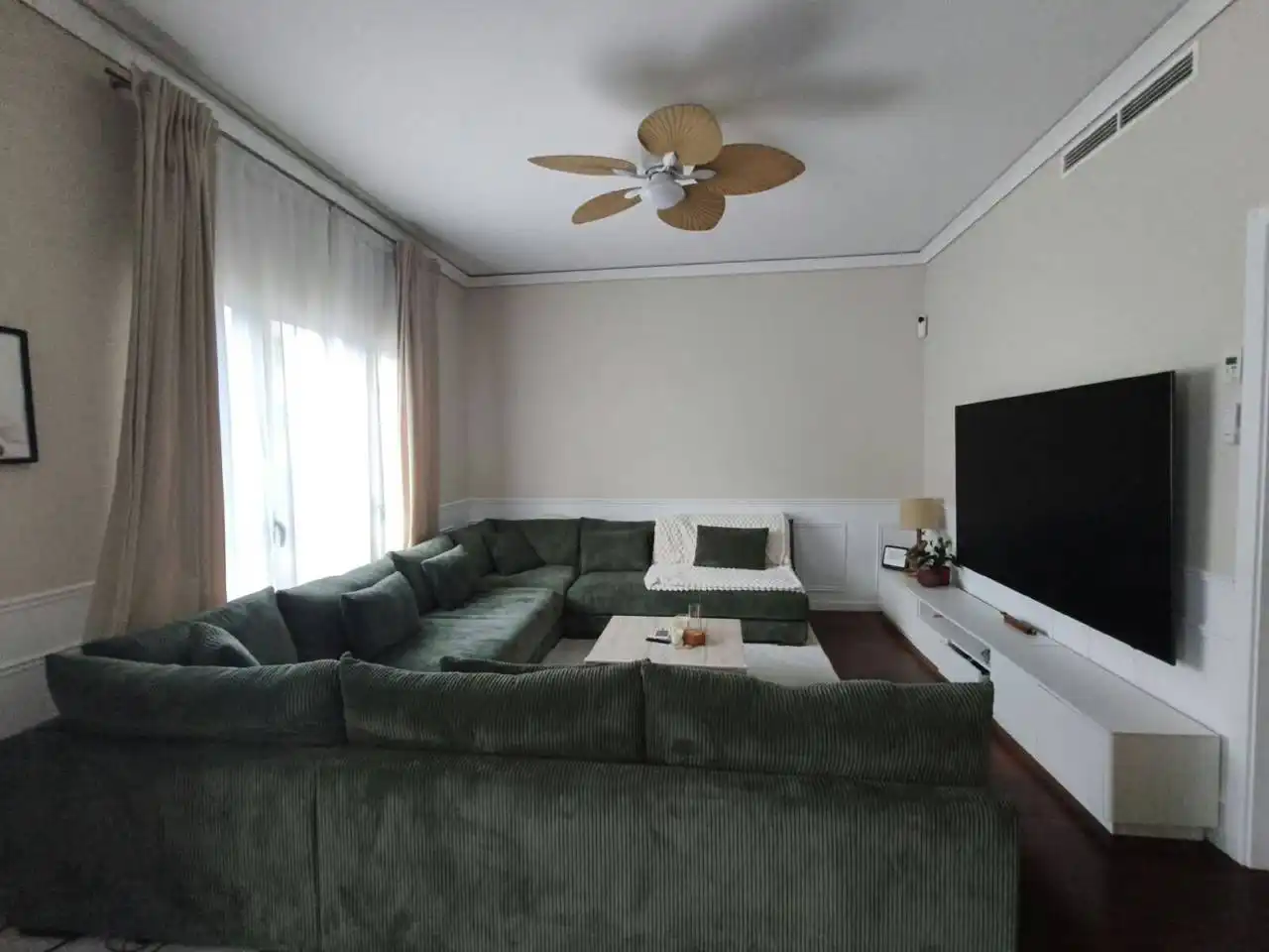Sala de estar de Piso en venta en Barcelona con Aire acondicionado, Calefacción y Balcón