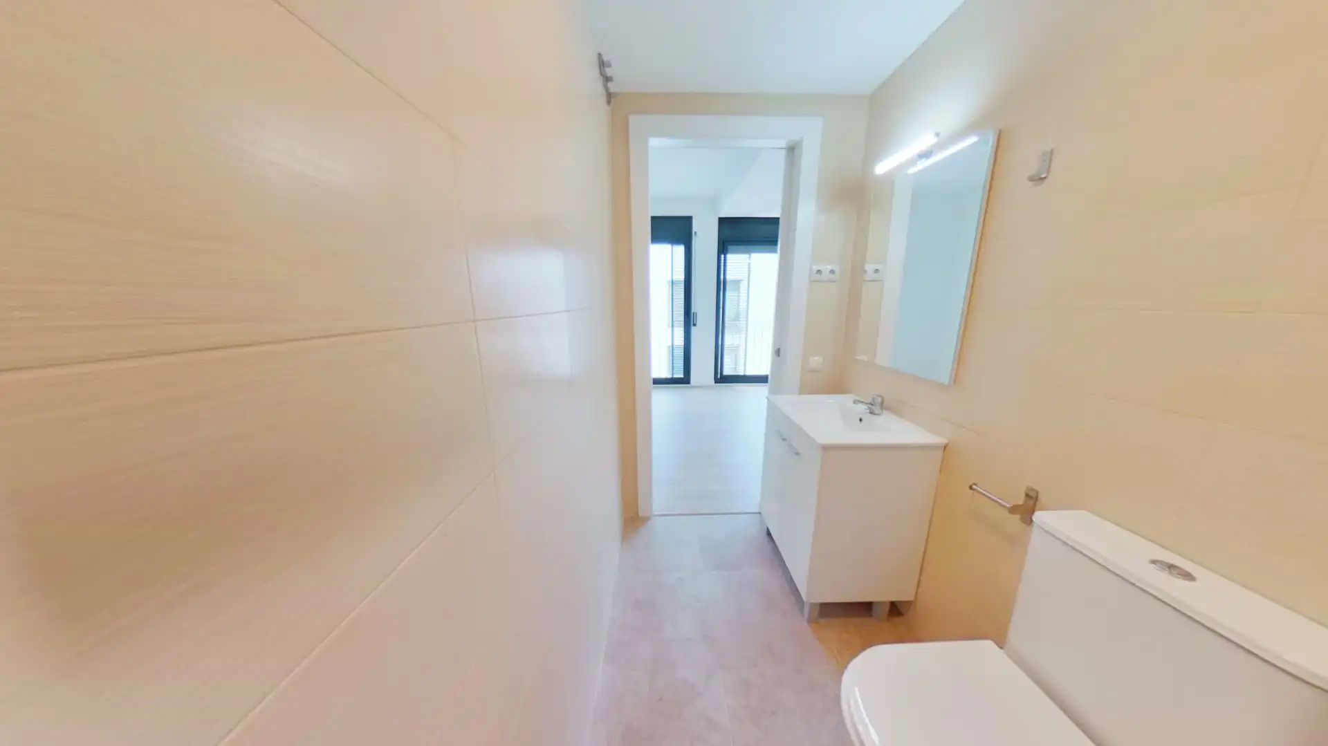 Bathroom of Study for sale in Terrassa  with Parquet flooring