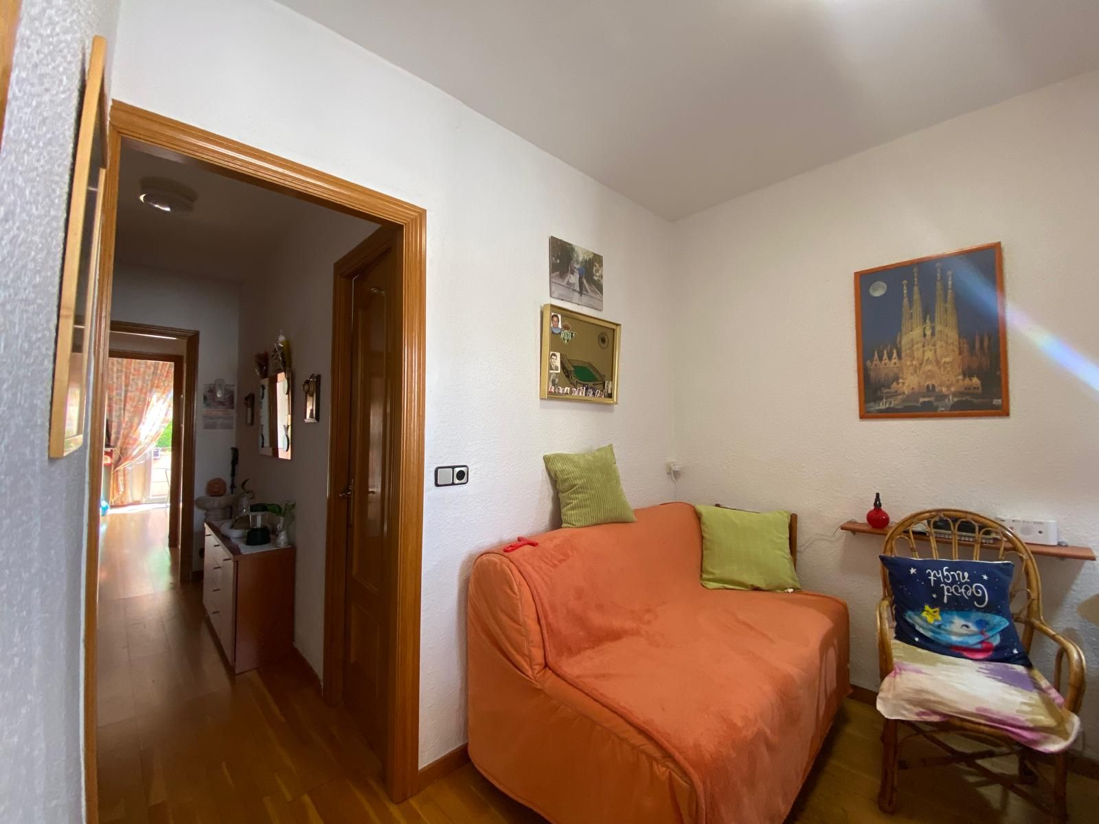 Living room of Flat for sale in L'Hospitalet de Llobregat  with Terrace and Balcony