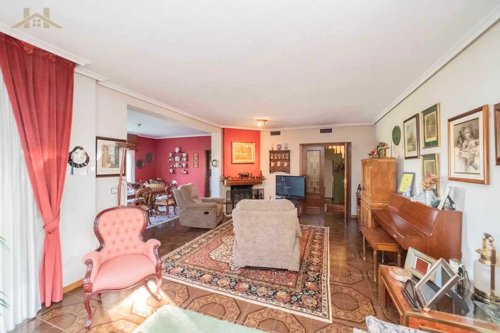 Sala d'estar de Casa o xalet en venda en Boadilla del Monte amb Aire condicionat, Calefacció i Jardí privat