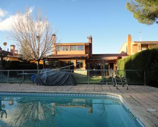 Piscina de Casa o xalet en venda en Viana de Cega amb Calefacció, Jardí privat i Terrassa