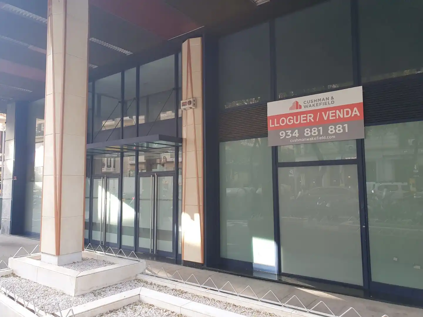 Vista exterior de Local de alquiler en Barcelona