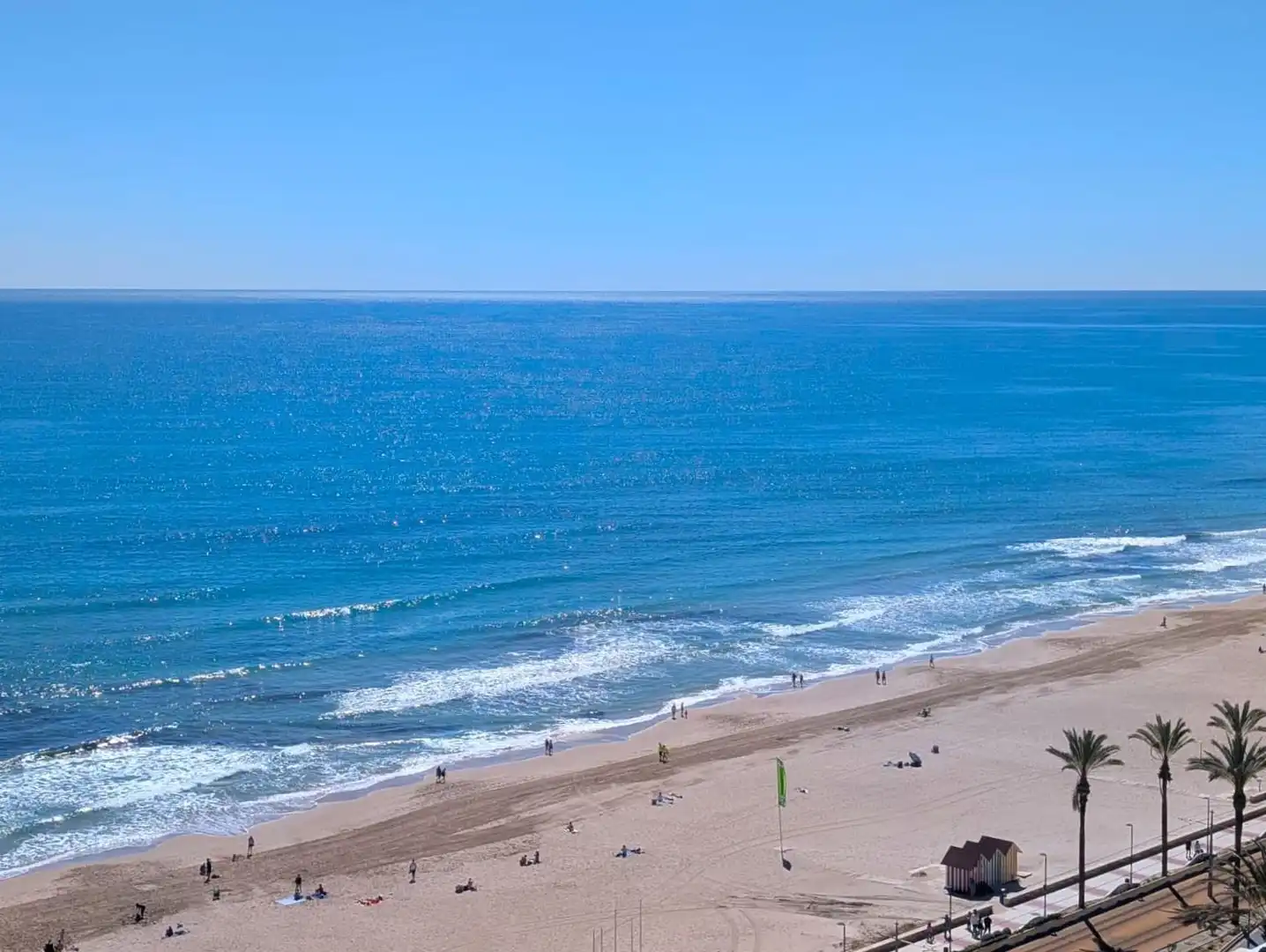 Vista exterior de Apartament en venda en El Campello amb Jardí privat, Terrassa i Piscina comunitària