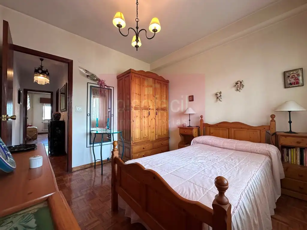 Bedroom of Flat for sale in Lugo