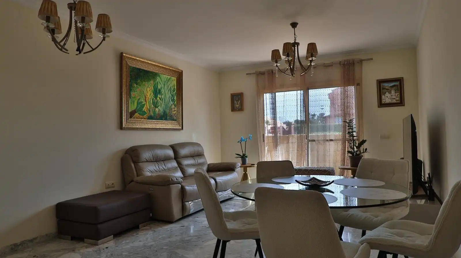 Sala d'estar de Pis en venda en Mijas amb Piscina comunitària