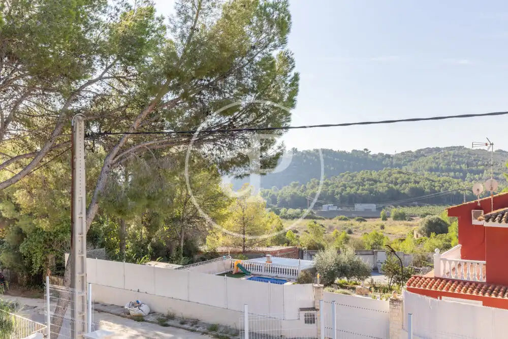 Casa aparellada amb terrassa en venda a Godelleta, imagen 35