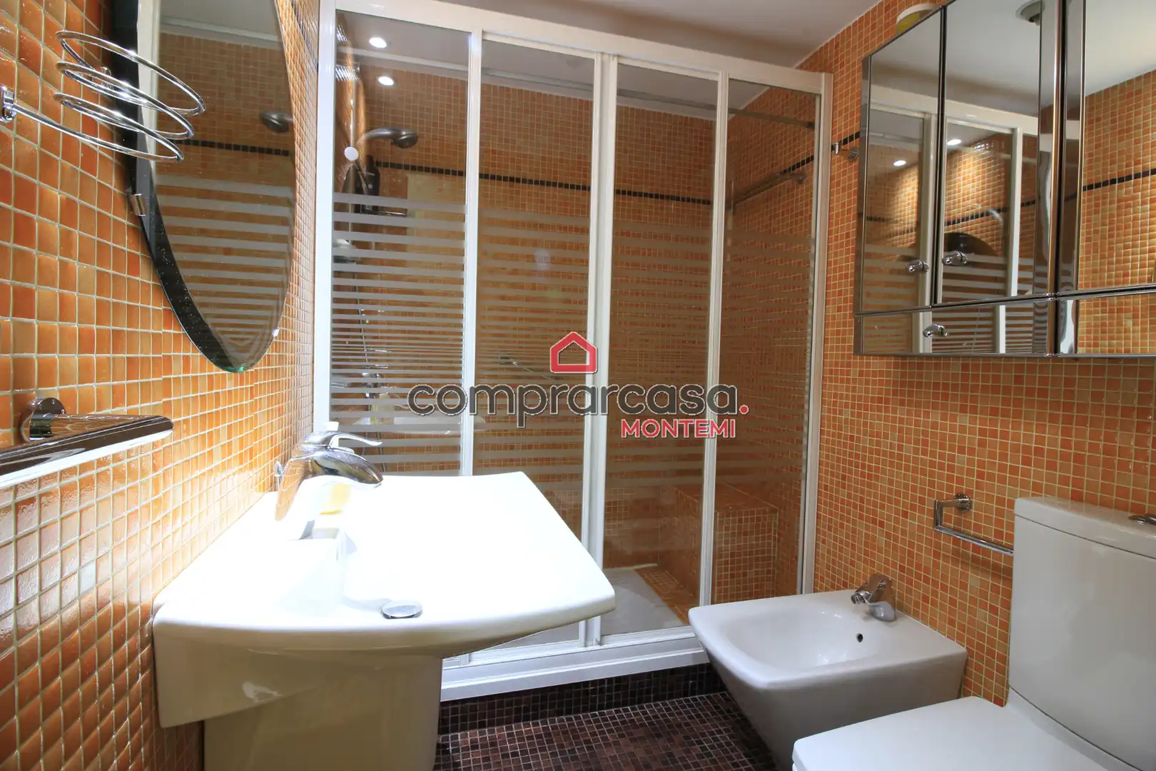 Badezimmer von Wohnung zum Verkauf in Madrid mit Heizung, Parkett und Terrasse