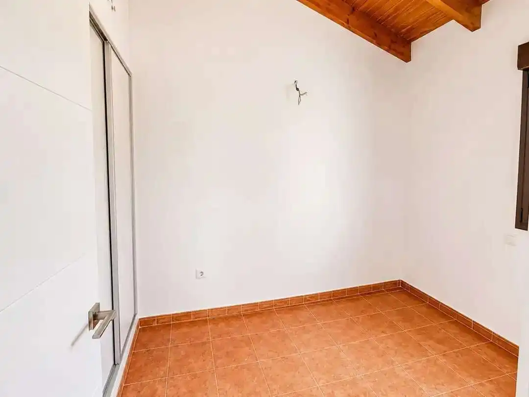 Terraced house with garden for sale in Relleu, imagen 4