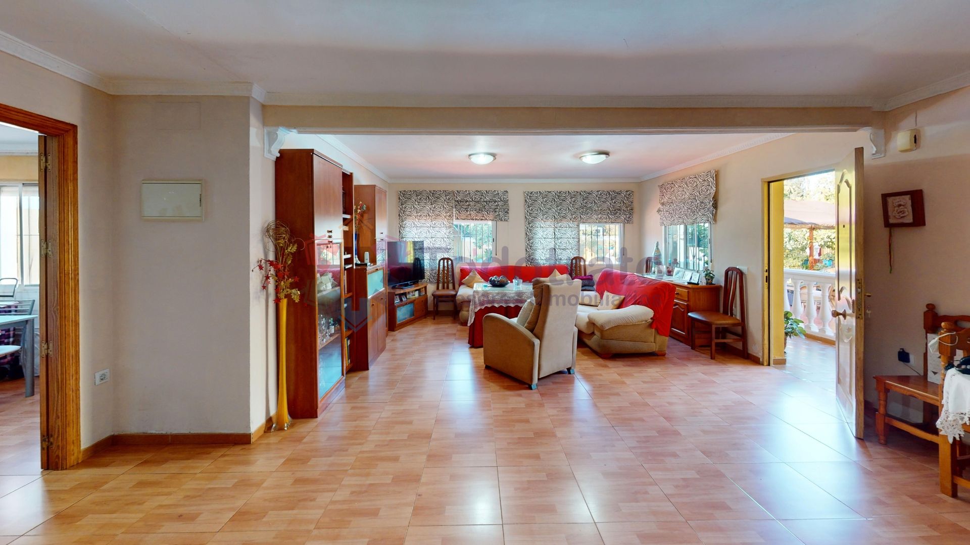 Sala d'estar de Casa o xalet en venda en Alcalá de Guadaira amb Aire condicionat, Jardí privat i Piscina