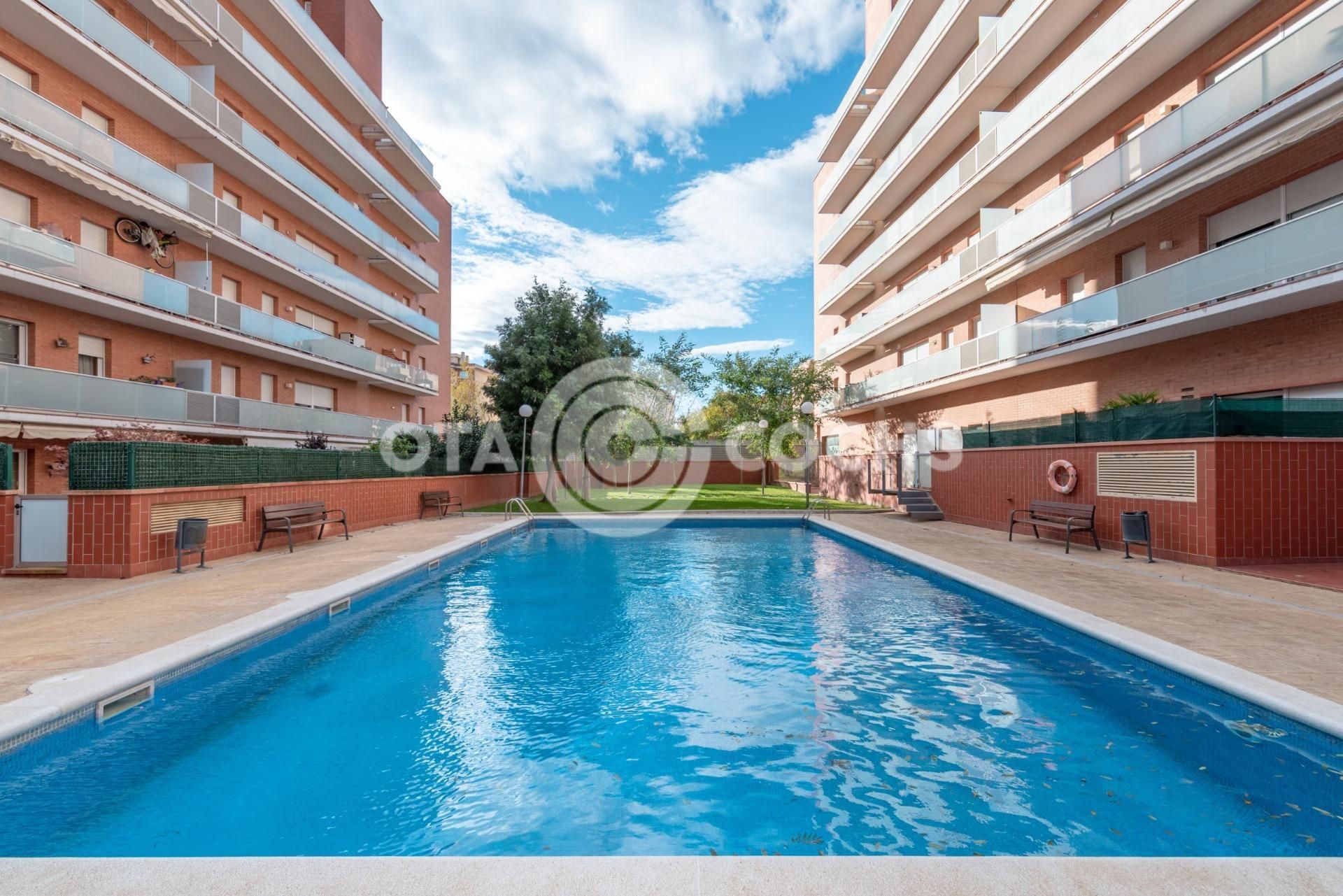Swimming pool of Flat for sale in Reus  with Air Conditioner, Heating and Private garden