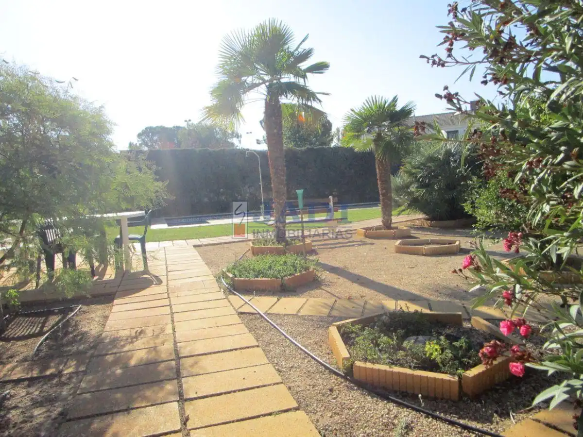 Chalet con terraza en venta en Valdepeñas, imagen 2
