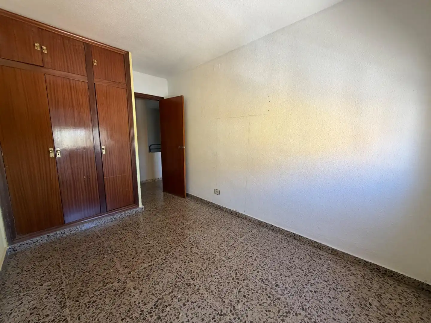 Casa adosada en venda en Casinos amb Terrassa, Traster i Balcó