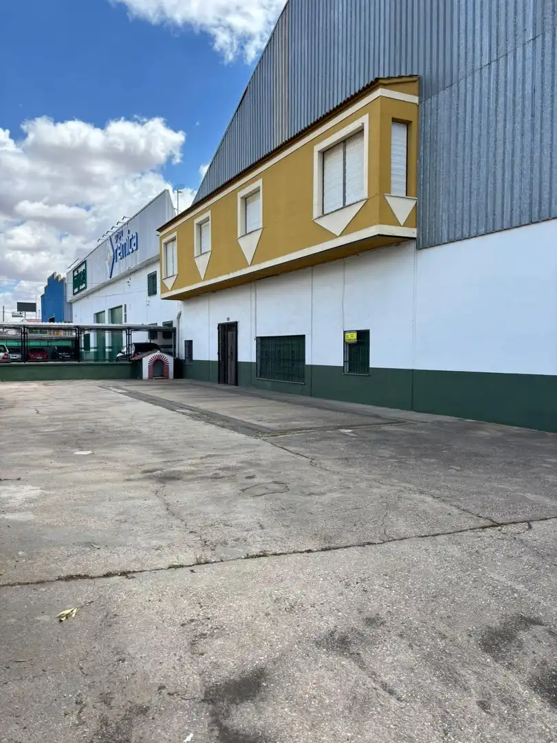 Nau industrial en venda a Valdepeñas