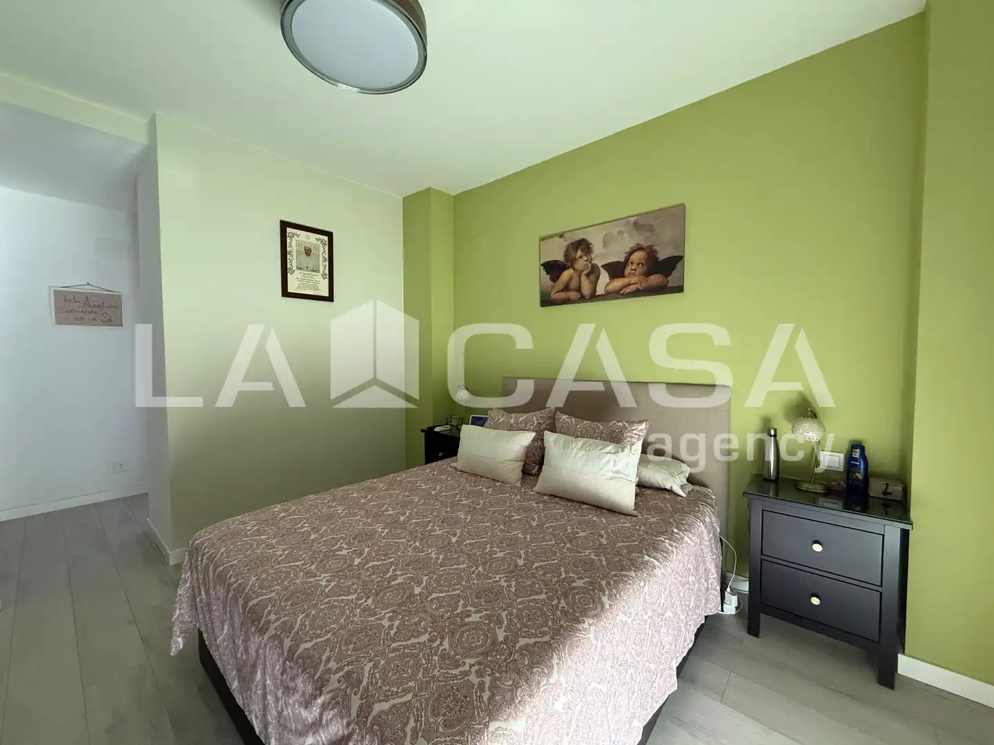 Habitación de Casa adosada en venta en Dos Hermanas con Aire acondicionado y Piscina