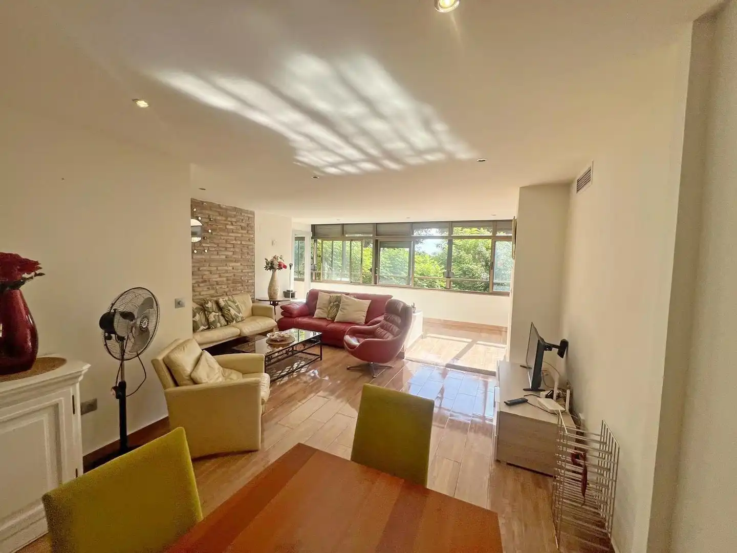Sala de estar de Piso en venta en Torremolinos con Aire acondicionado y Piscina comunitaria