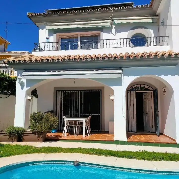 Exterior view of Houses for rent in Fuengirola  with Air Conditioner, Private garden and Terrace