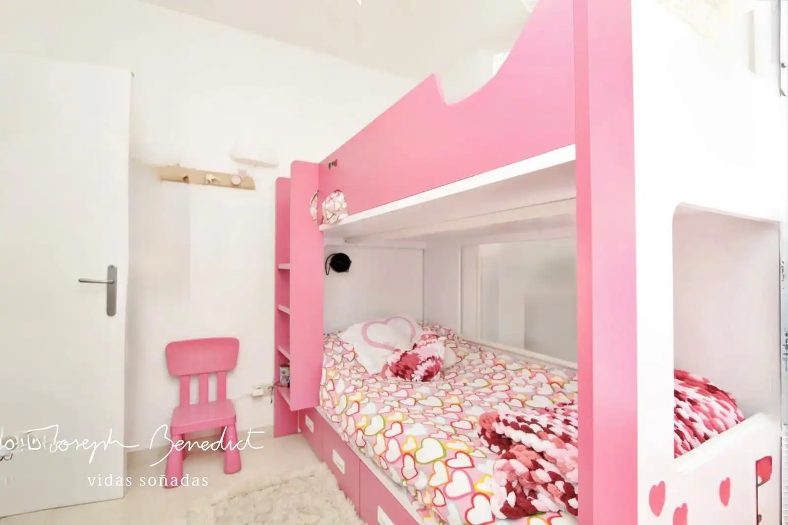 Schlafzimmer von Erdgeschoss zum Verkauf in Castelldefels mit Klimaanlage, Heizung und Privatgarten