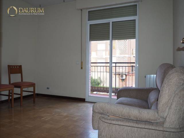 Piso en Venta en Ofelia Nieto en Valdezarza