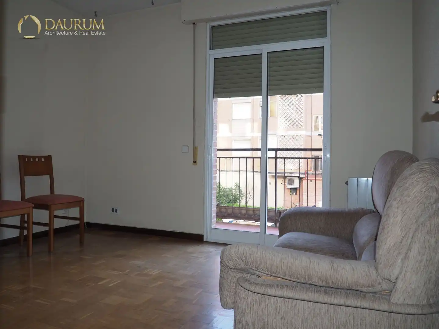 Piso en venta en Ofelia Nieto, Valdezarza