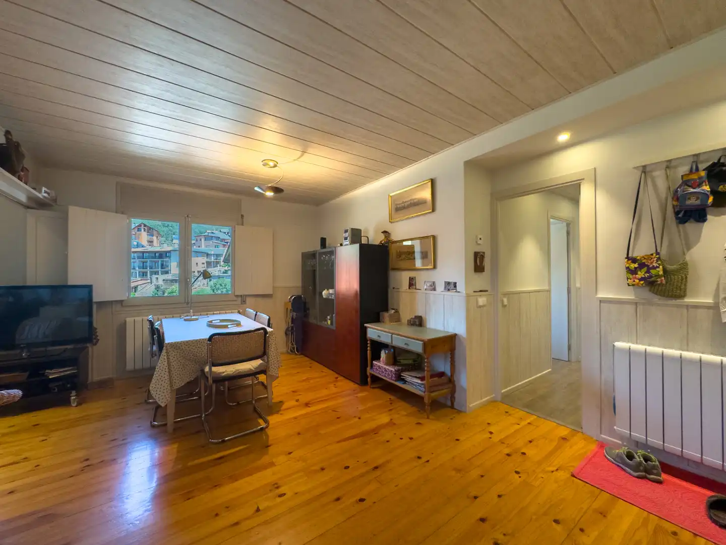 Esszimmer von Erdgeschoss zum Verkauf in Bellver de Cerdanya mit Heizung, Parkett und Balkon