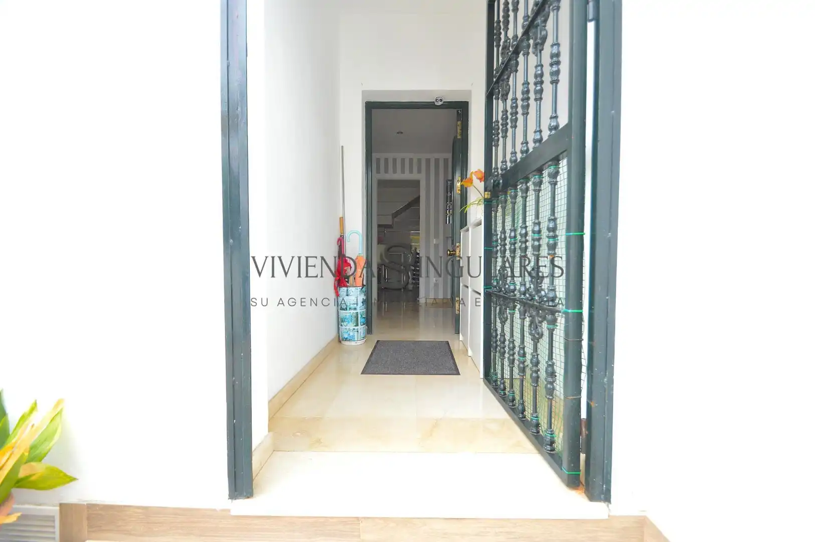 Casa adosada en venta en Sevilla con Aire acondicionado, Terraza y Trastero