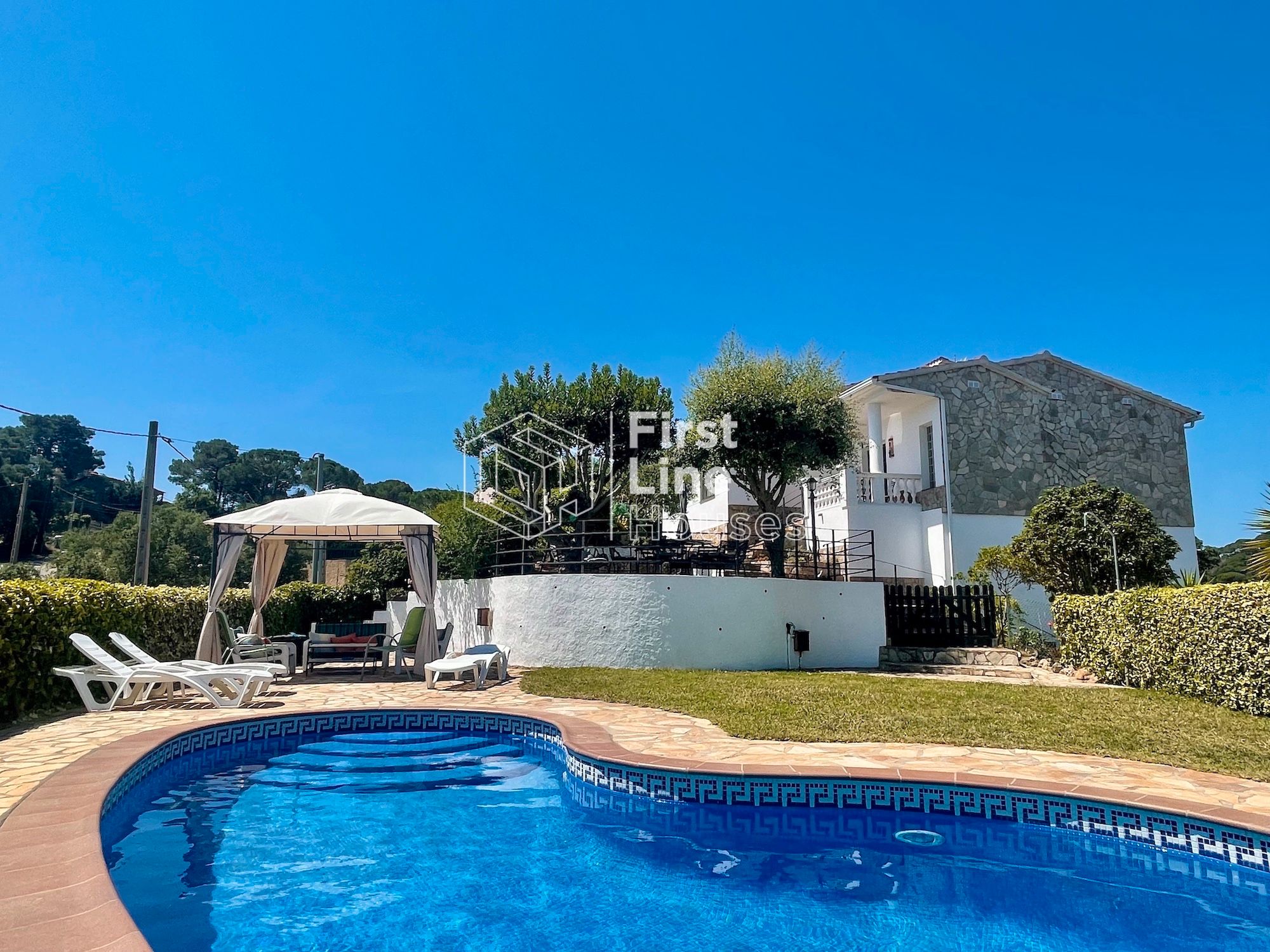 Exterior view of House or chalet for sale in Lloret de Mar  with Air Conditioner, Heating and Private garden