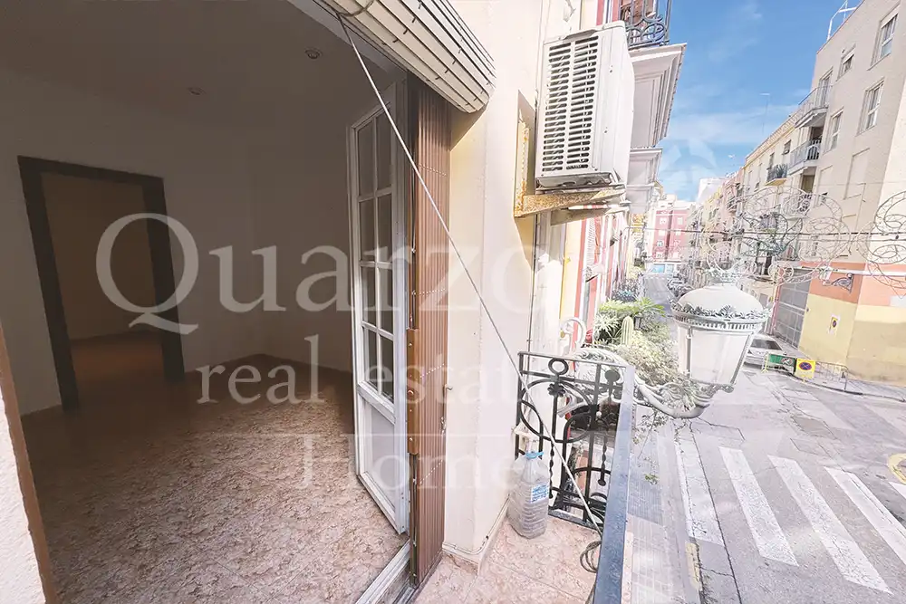 Habitación de Piso en venta en Valencia con Calefacción y Balcón