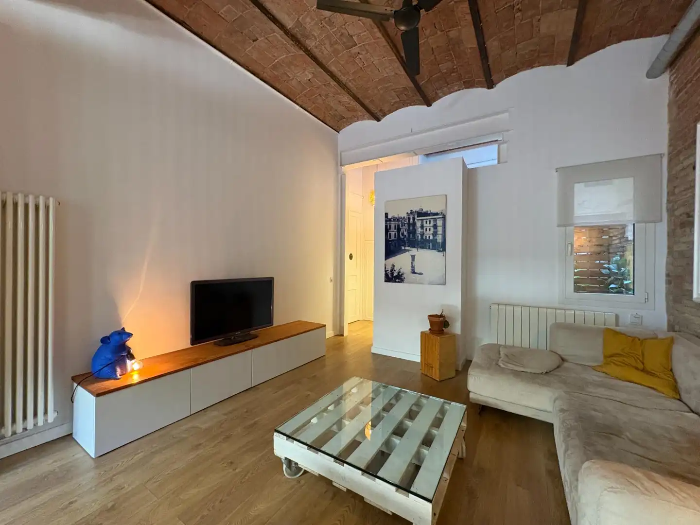 Sala d'estar de Planta baixa en venda en Barcelona amb Aire condicionat, Calefacció i Terrassa
