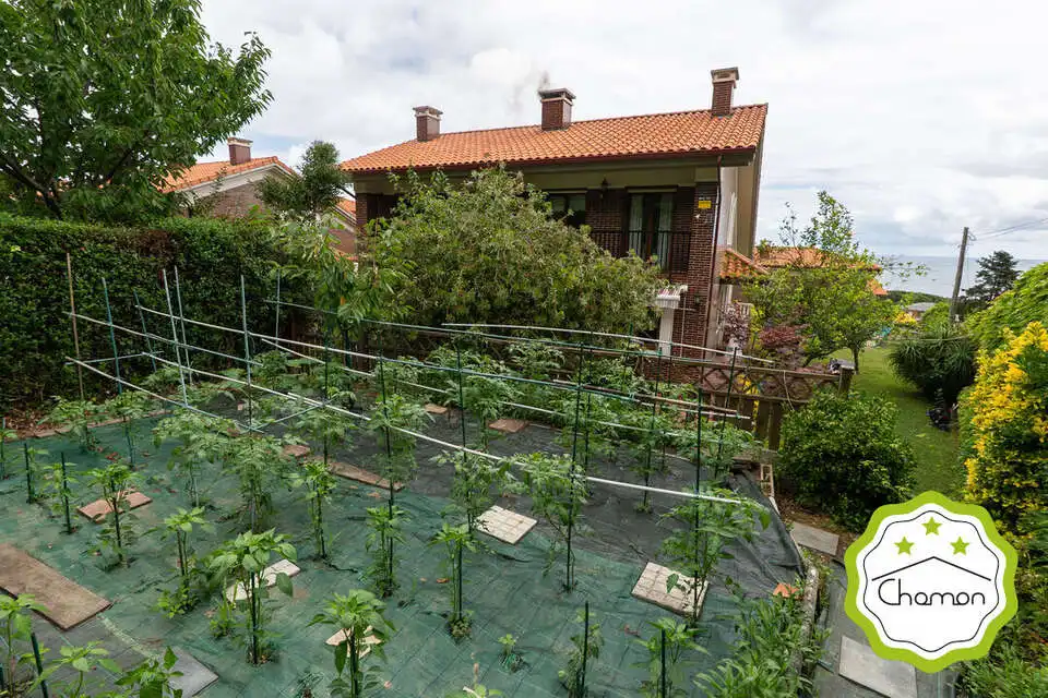 Garden of Houses for sale in Castro-Urdiales  with Heating and Furnished