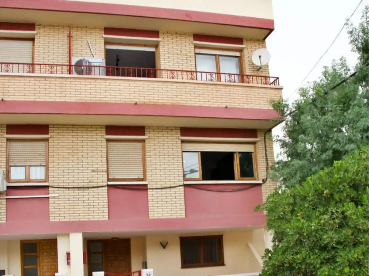 Exterior view of Houses for share in Zaragoza  with Private garden, Parquet flooring and Furnished