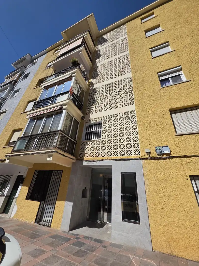 Vista exterior de Apartament en venda en Fuengirola amb Terrassa i Moblat