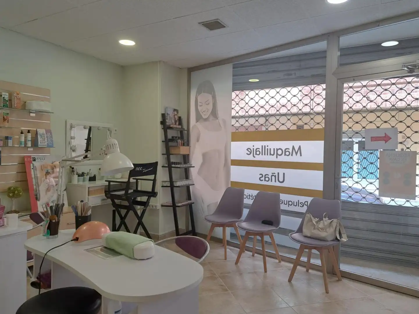 Local en venda en Requena amb Aire condicionat