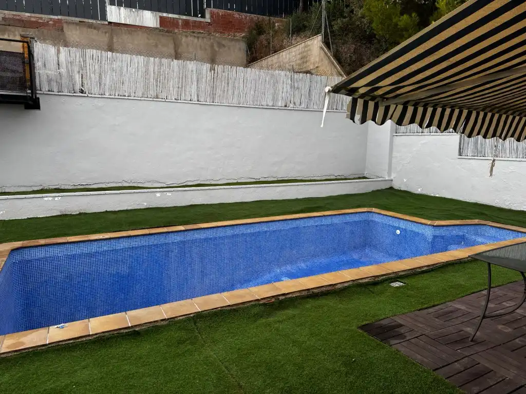 Piscina de Casa o chalet en venta en Rubí
