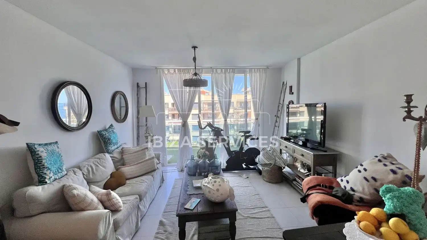 Sala d'estar de Pis en venda en Eivissa amb Aire condicionat, Jardí privat i Piscina