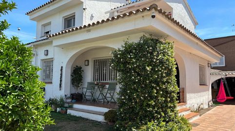 Foto 2 de Casa adosada en venta en Avinguda Pintor Fortuny, 15, Els Tallats - Mas Olivé, Cambrils