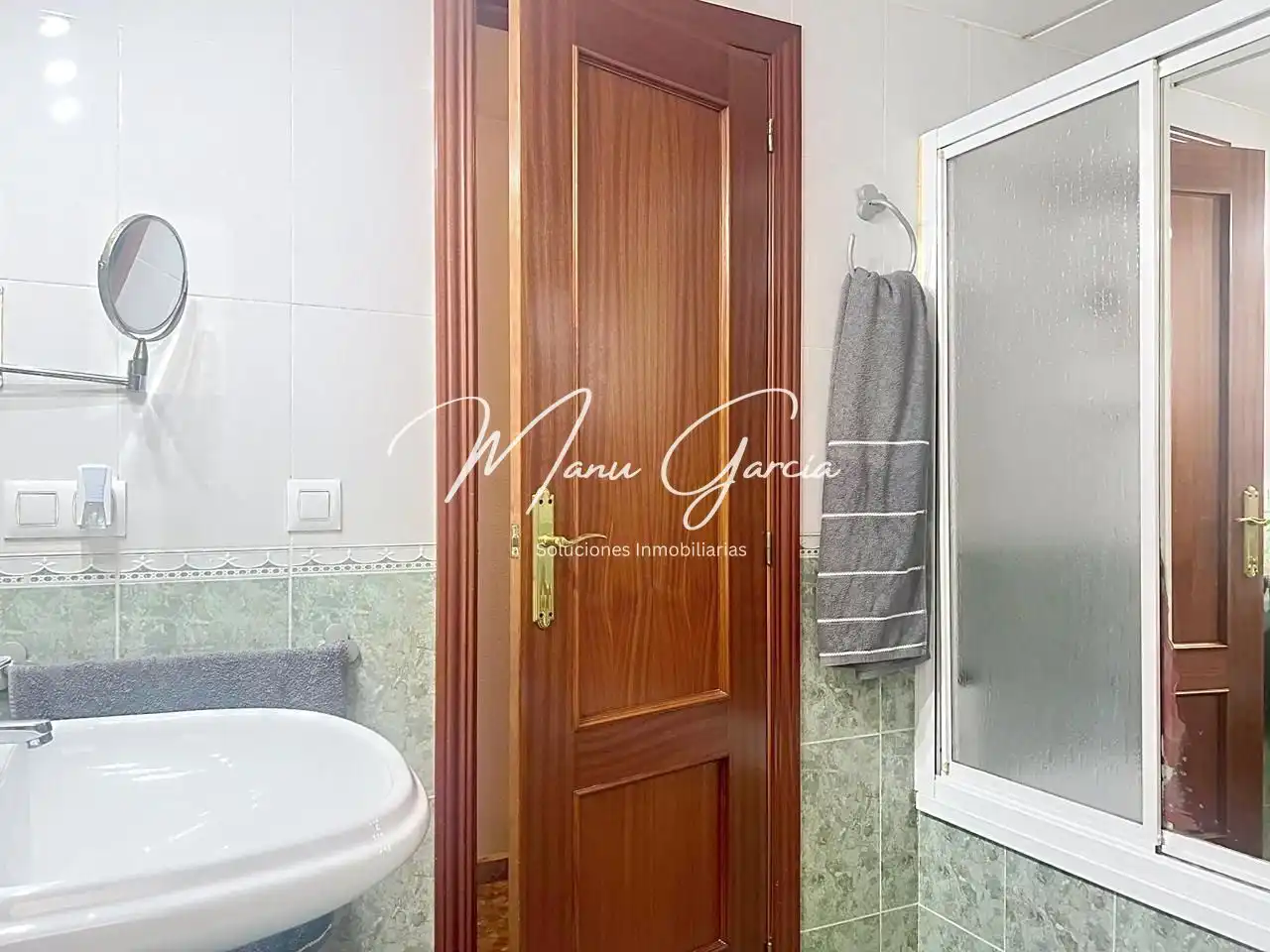 Badezimmer von Wohnung zum Verkauf in Lucena mit Klimaanlage, Heizung und Abstellraum
