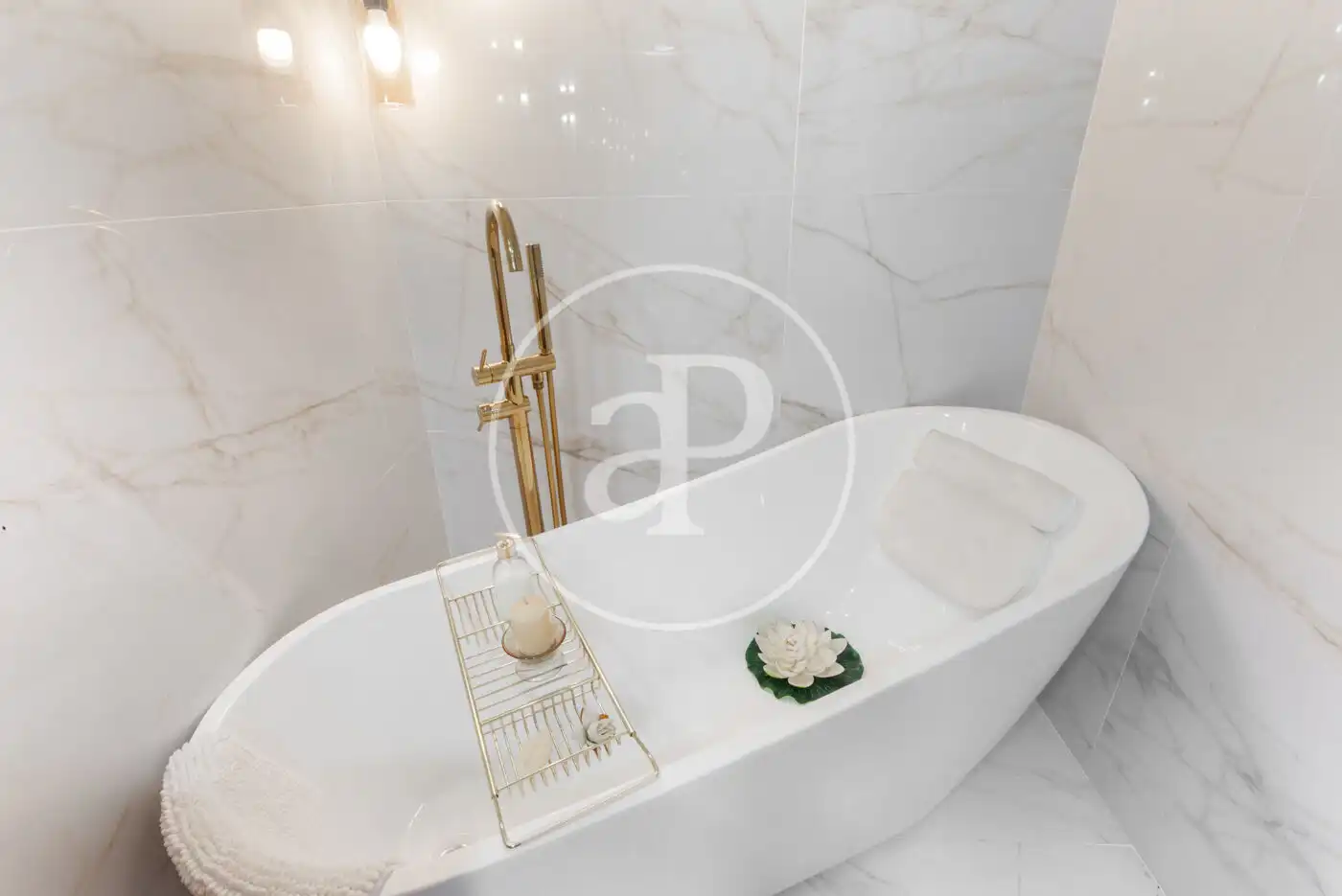 Baño de Piso en venta en Valencia con Aire acondicionado, Calefacción y Jardín privado