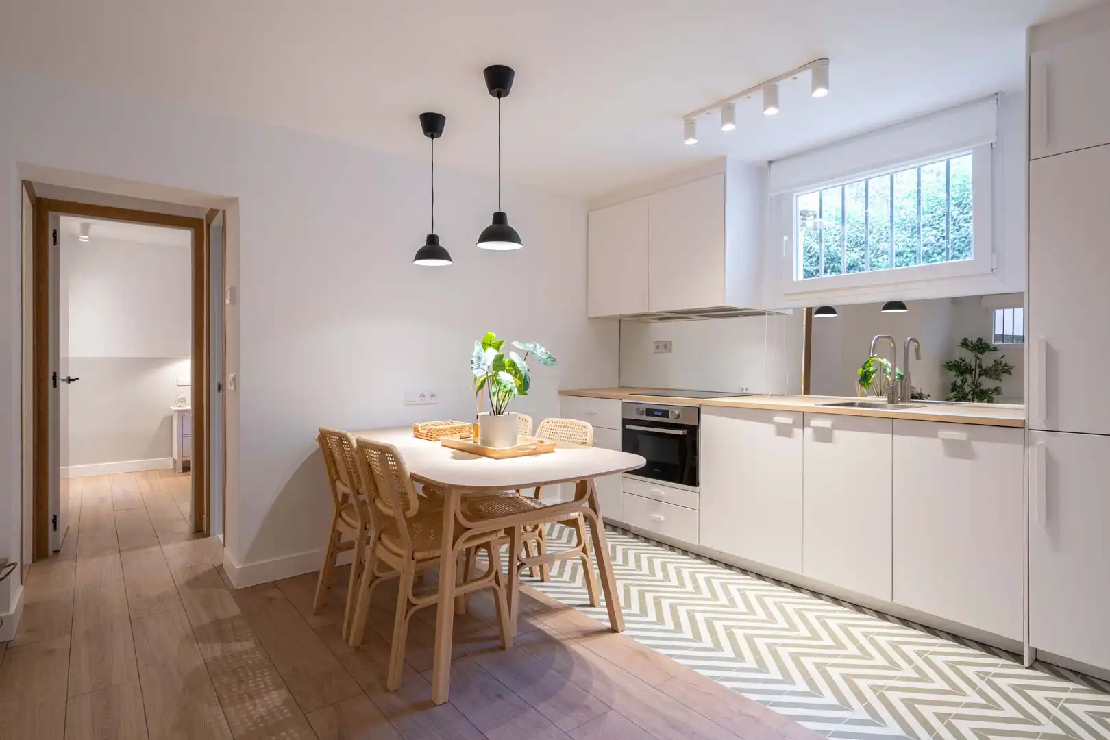 Kitchen of Flat for rent in Madrid  with Heating, Furnished and Oven