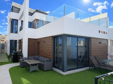 Casa amb piscina en venda a Benejúzar