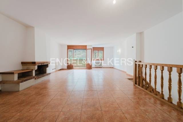 Casa adosada en Venta en Arans - La Cortinada