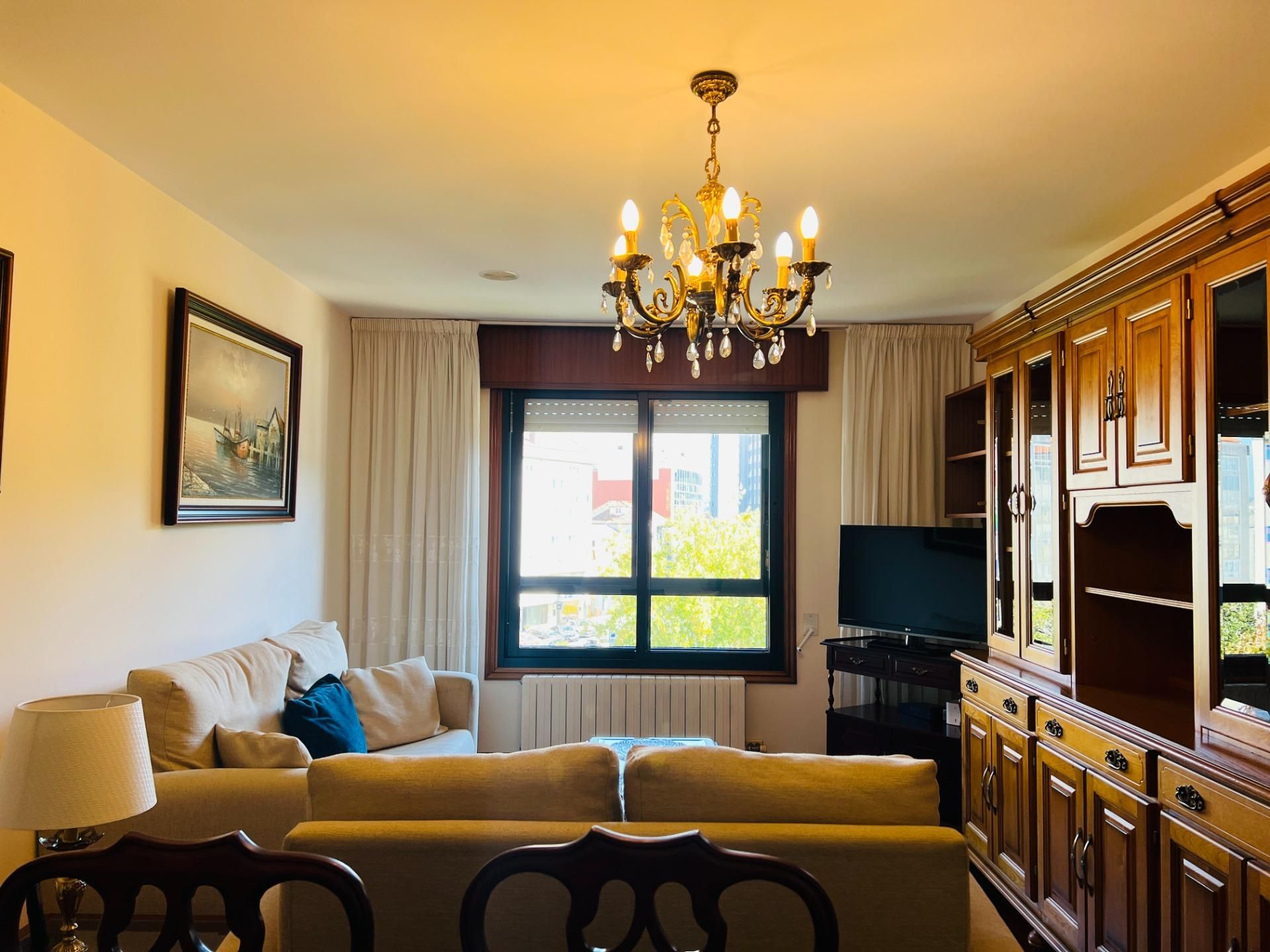 Sala d'estar de Pis de lloguer en Culleredo amb Calefacció