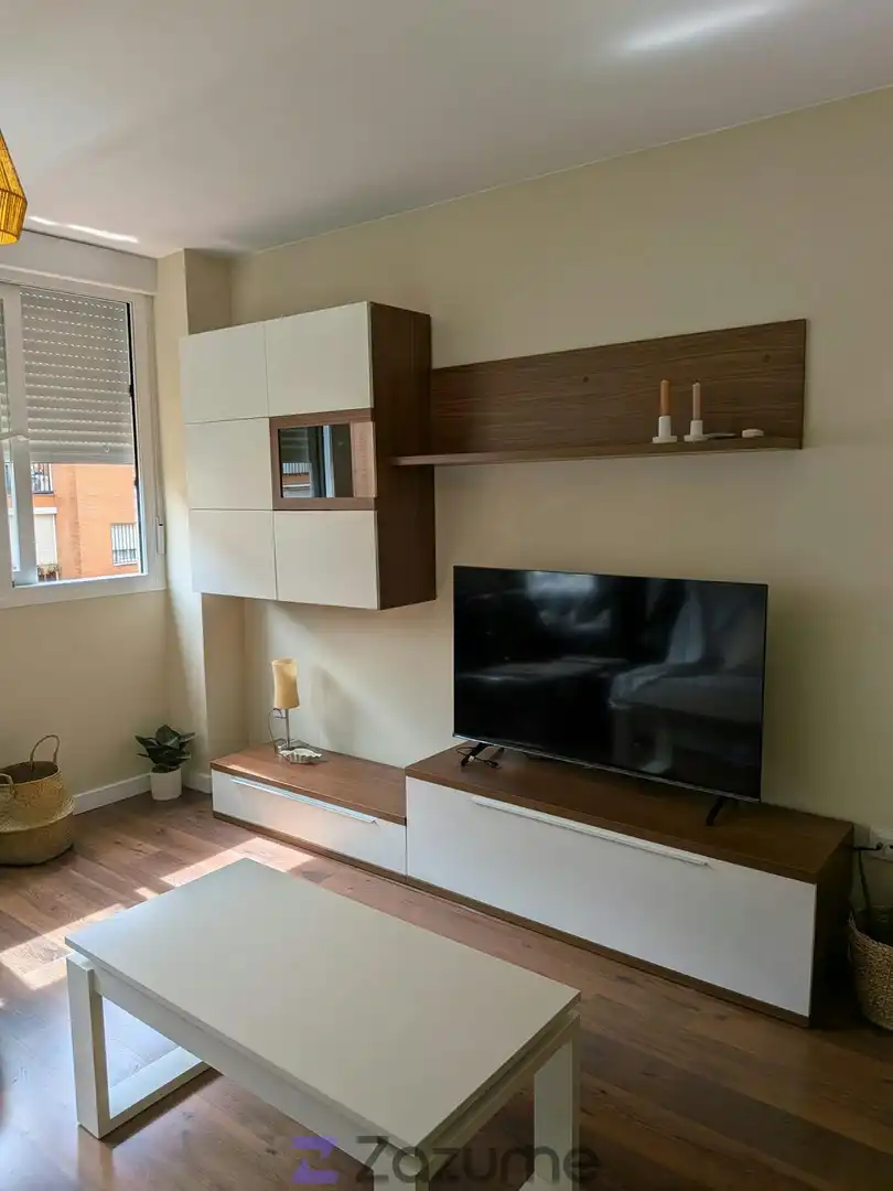 Sala d'estar de Pis de lloguer en Sevilla amb Aire condicionat, Calefacció i Parquet