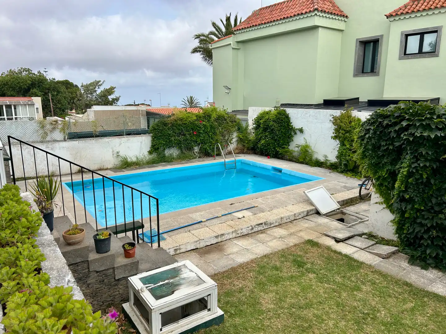 Piscina de Casa o xalet en venda en Las Palmas de Gran Canaria amb Calefacció, Jardí privat i Parquet