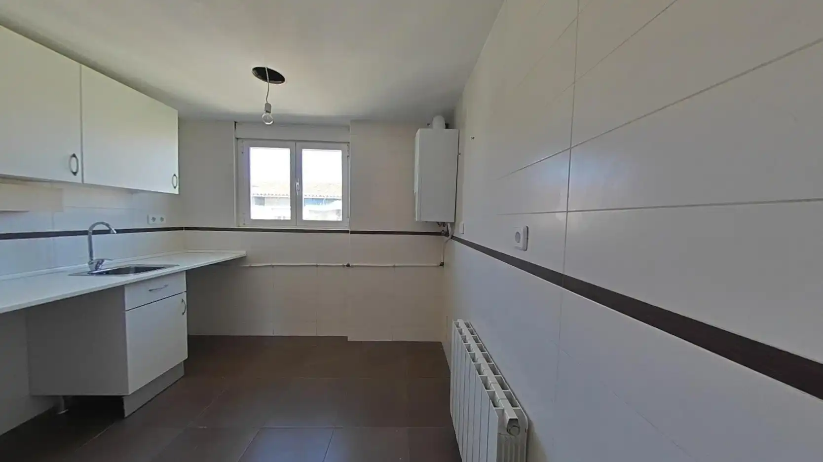Cocina de Piso en venta en Zaragoza con Calefacción, Parquet y Horno
