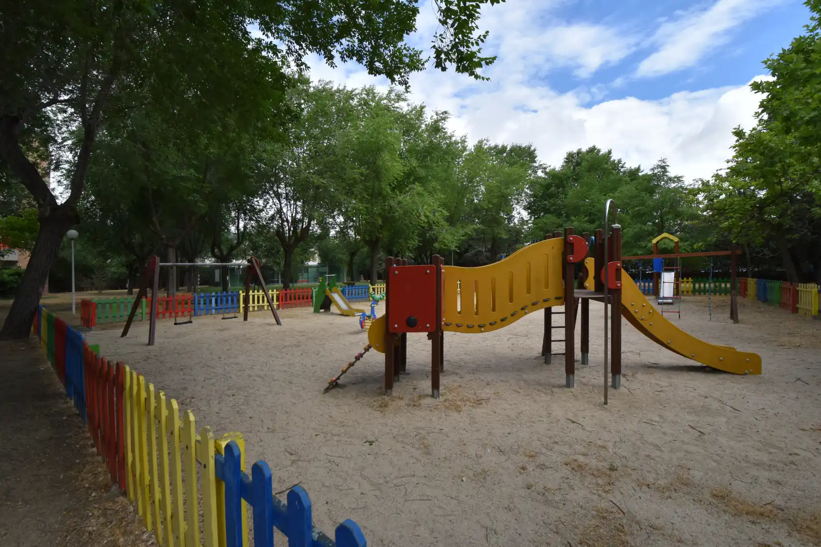 Vista exterior de Piso en venta en Pinto con Calefacción, Terraza y Piscina comunitaria