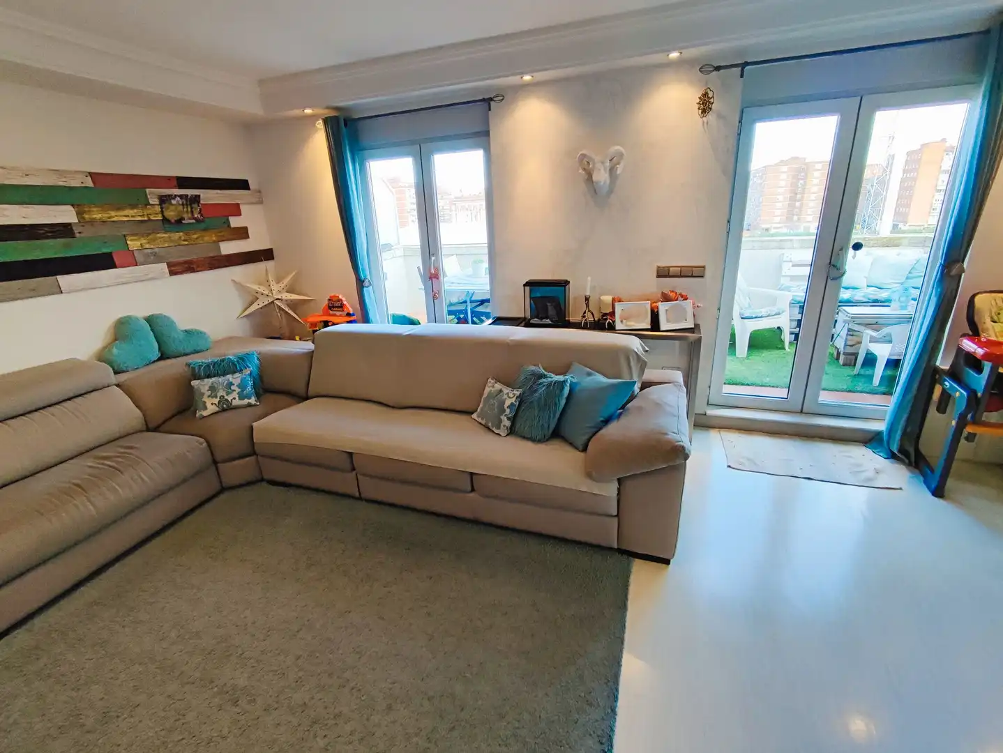 Living room of Attic for sale in Palencia  with Air Conditioner, Heating and Parquet flooring